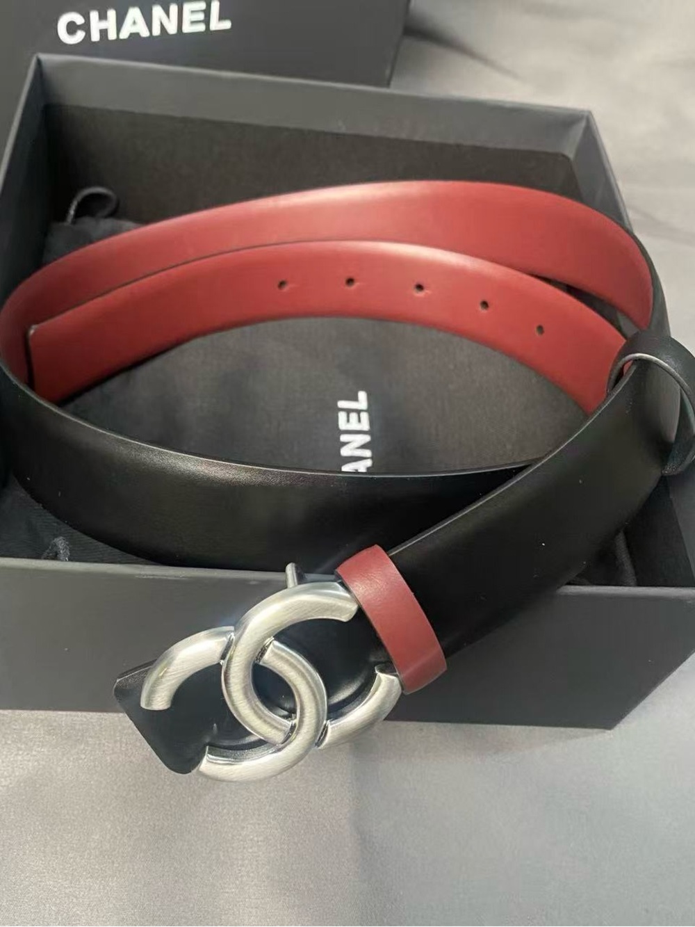Chanel CC Logo Reversible Belt 34in | Black Red Leather
